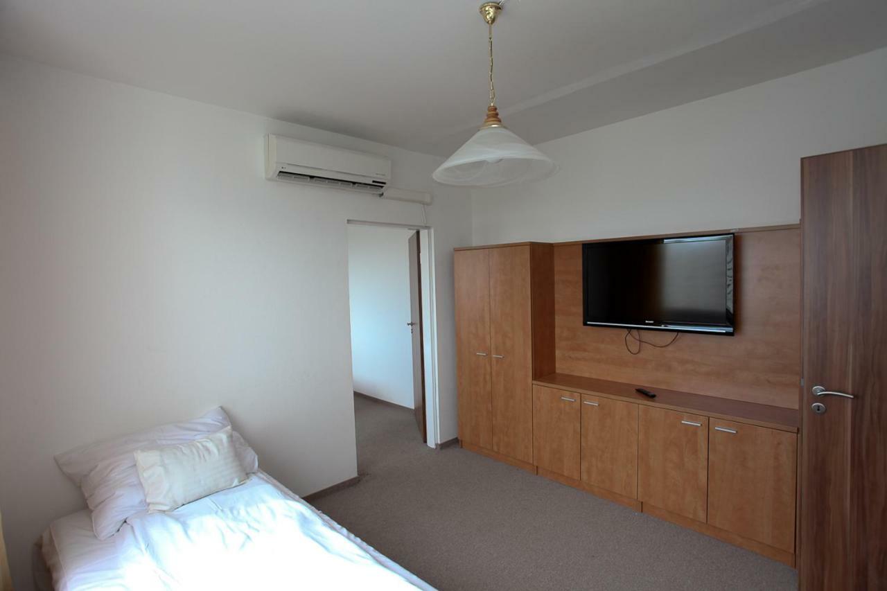 Aranypart Hotel Siofok Exterior photo