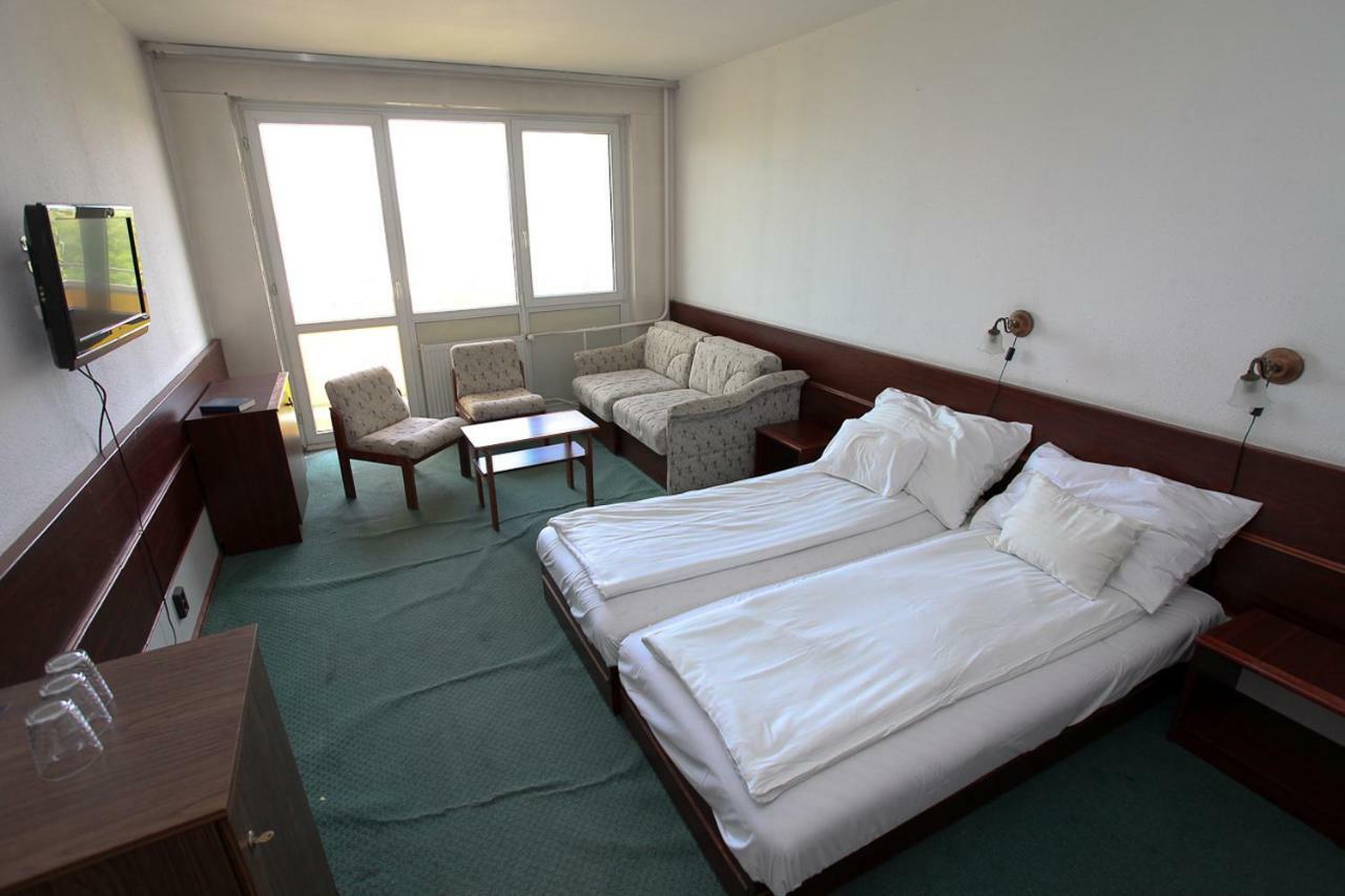 Aranypart Hotel Siofok Exterior photo